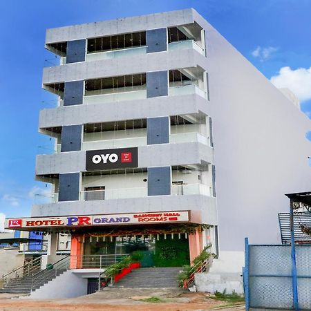 Hotel O Pr Grand Khammam Екстериор снимка