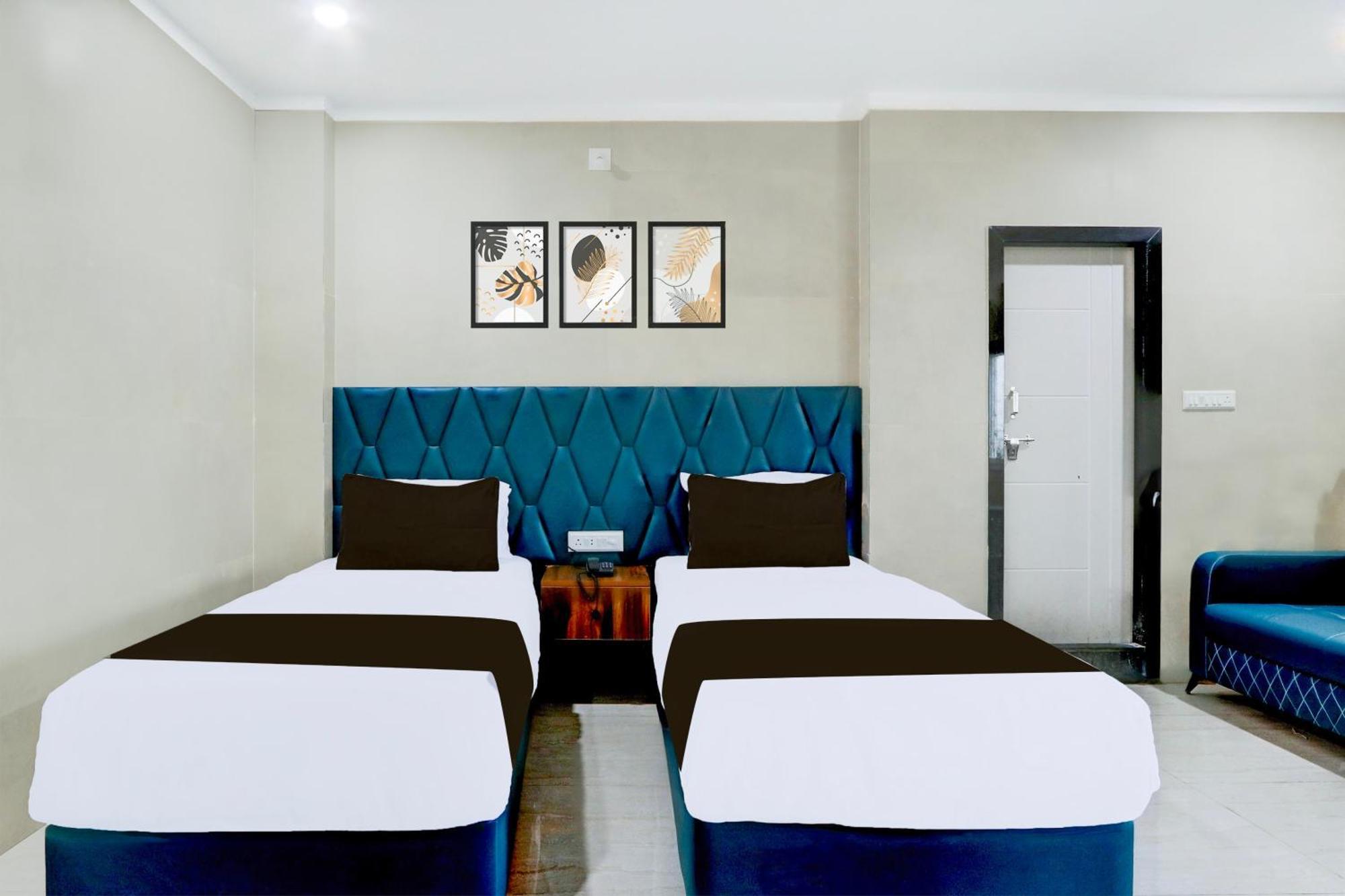Hotel O Pr Grand Khammam Екстериор снимка