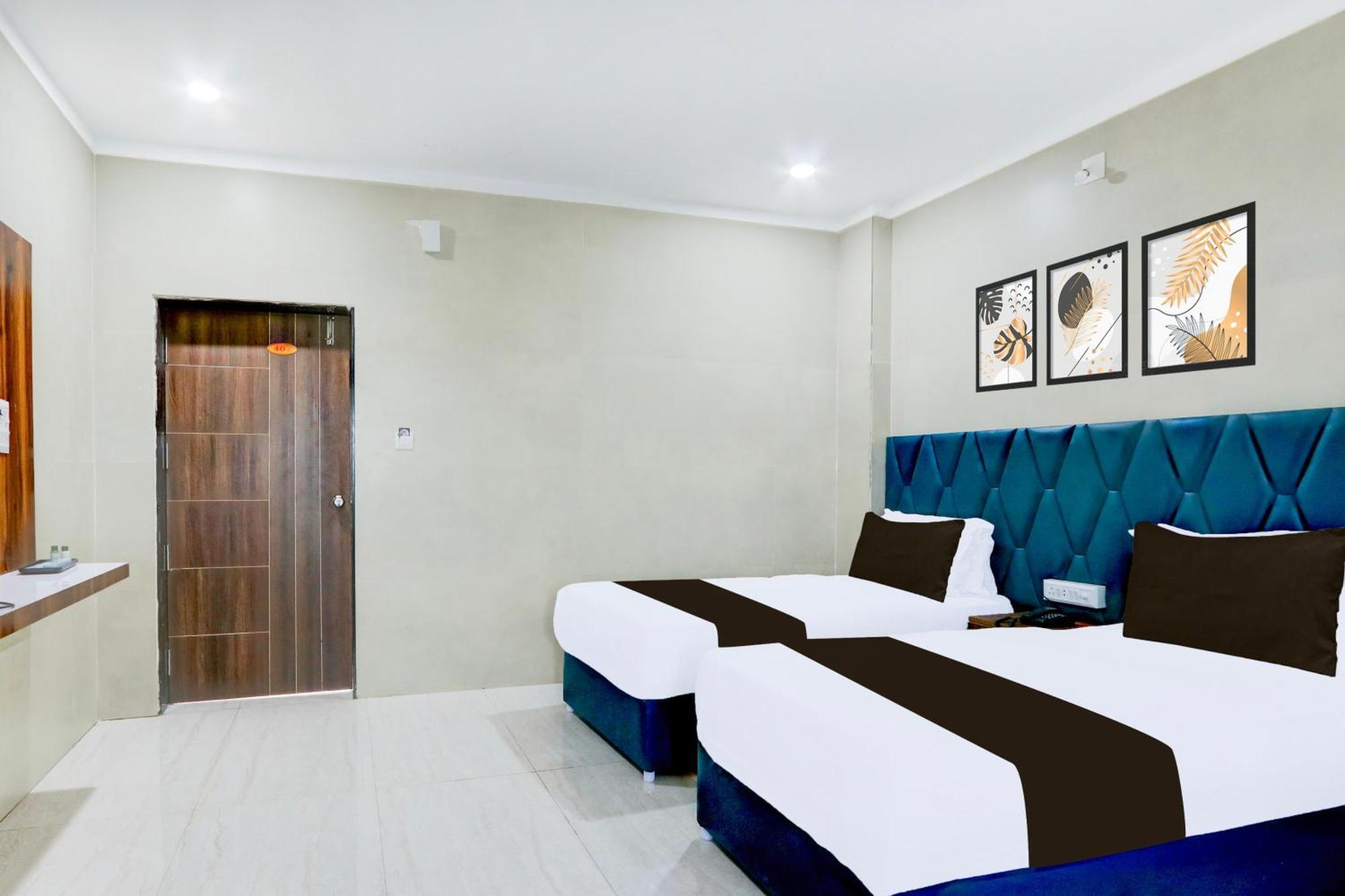 Hotel O Pr Grand Khammam Екстериор снимка